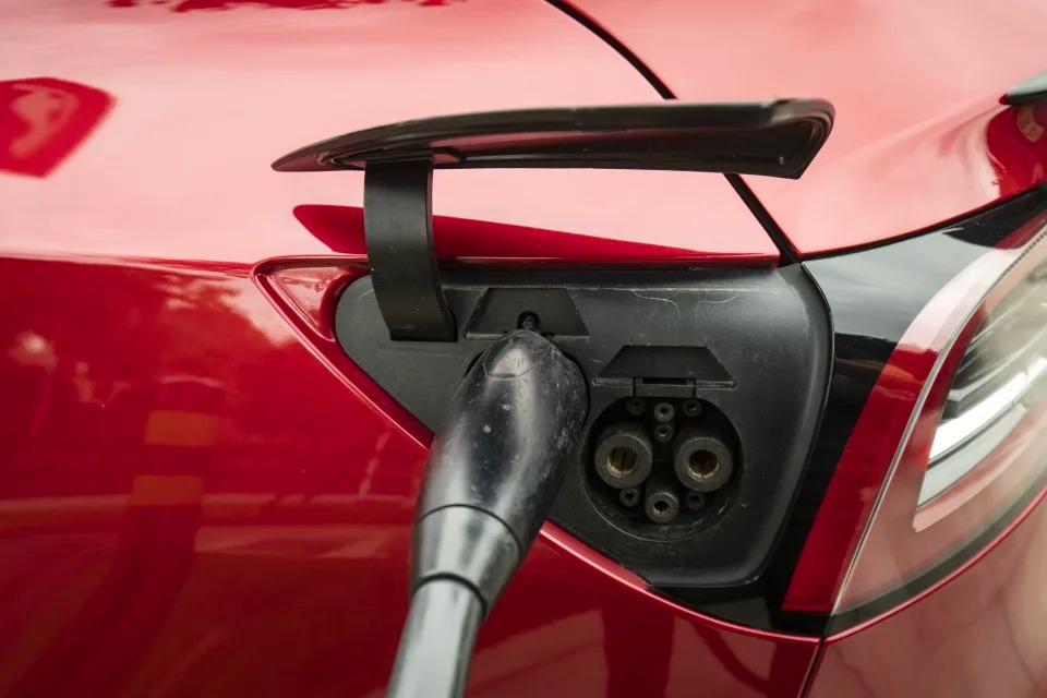 L&F şirketi Tesla ile tedarik anlaşmasının değerini düşürdü