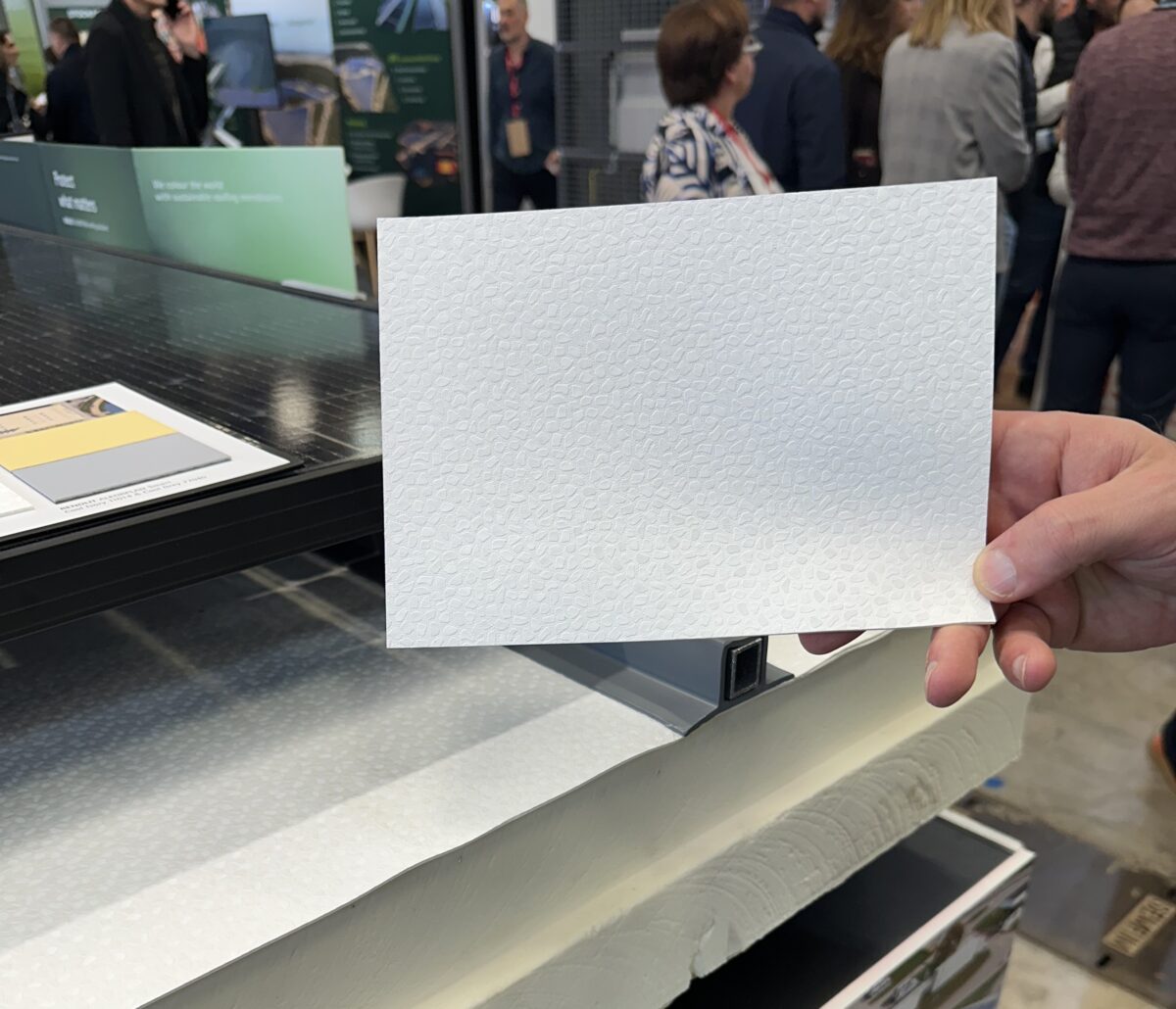 Renolit çift taraflı fotovoltaik paneller için geliştirme yapıyor