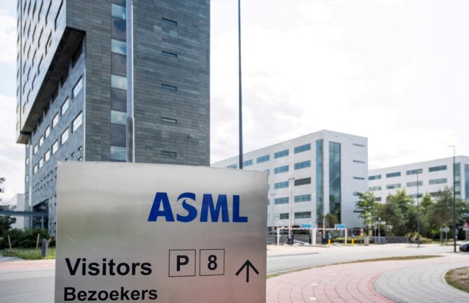 ASML çip siparişleri