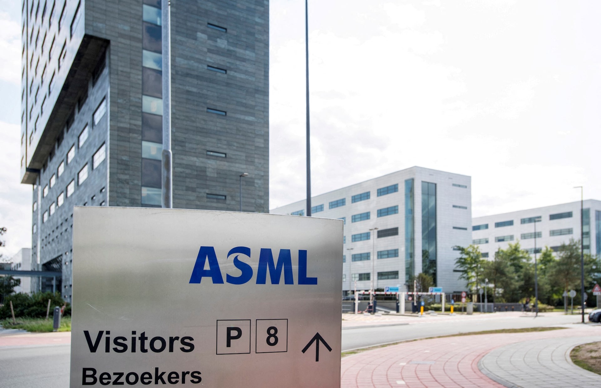 ASML çip siparişleri nedeniyle beklentiyi yukarı çekti