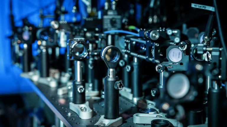 Moleküler yalıtım perovskit