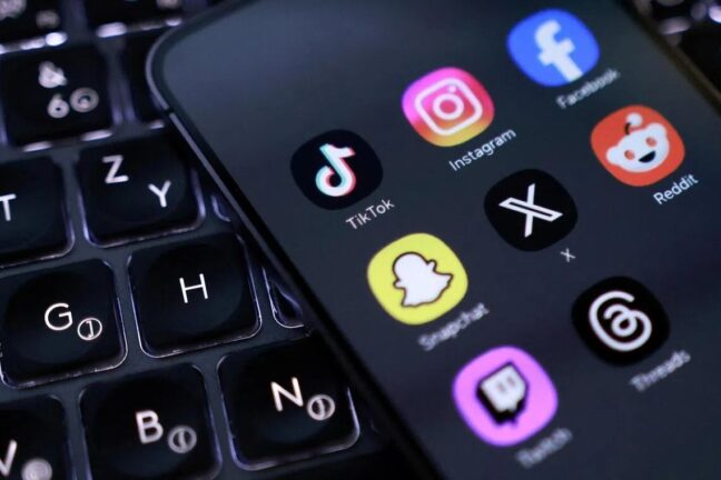 İngiltere zararlı çevrimiçi içerik