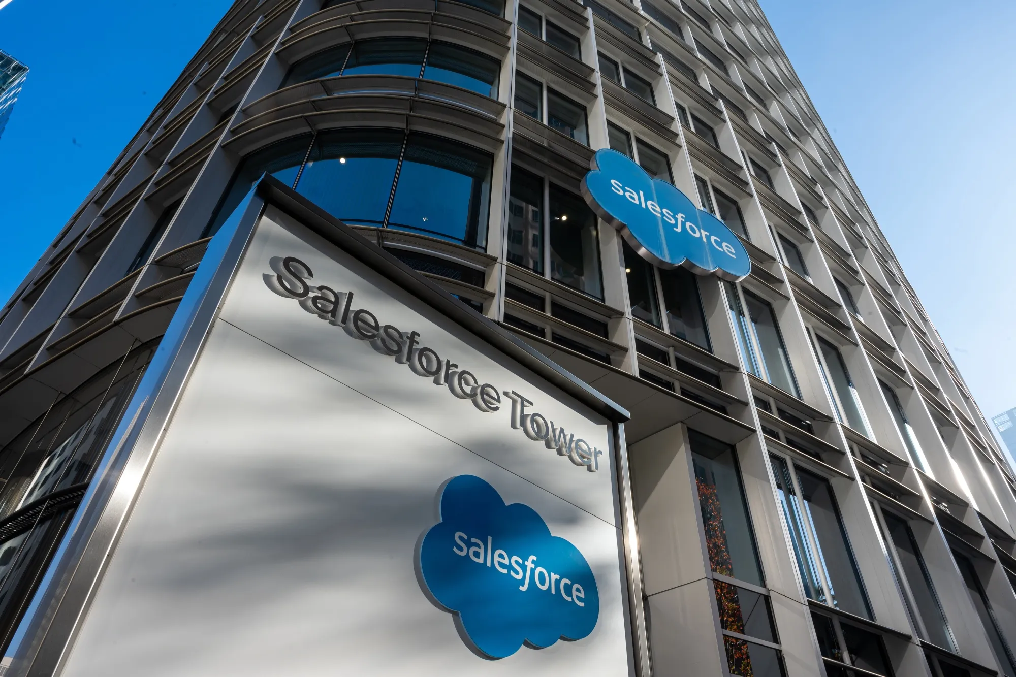 Salesforce yıllık gelir tahminine ulaşamadı