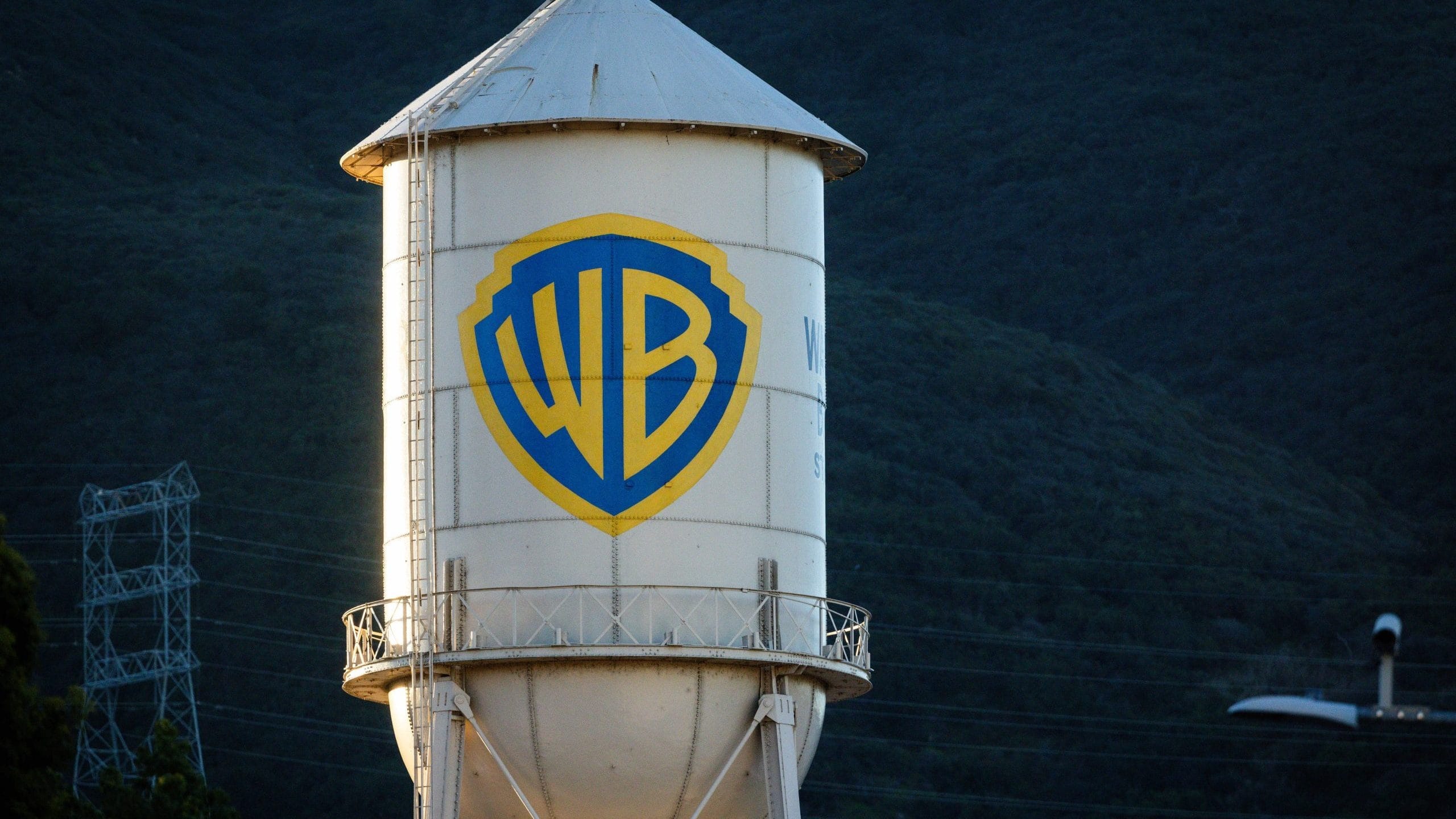 Warner Bros ve Paramount satış görüşmelerini yeniden başlatacak