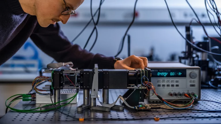 Dünyanın en küçük atom saati