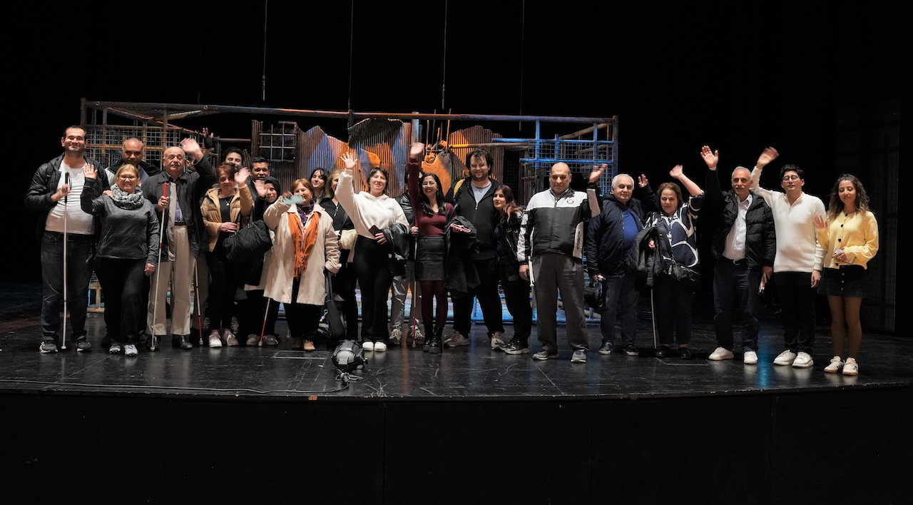 Türk Telekom, “Erişilebilir Tiyatro” projesi kapsamında “Ebedi Barış” oyununu erişilebilir kıldı