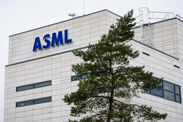 ASML ve TSMC gelir tahminleri ile yapay zeka trendini ortaya koyuyor