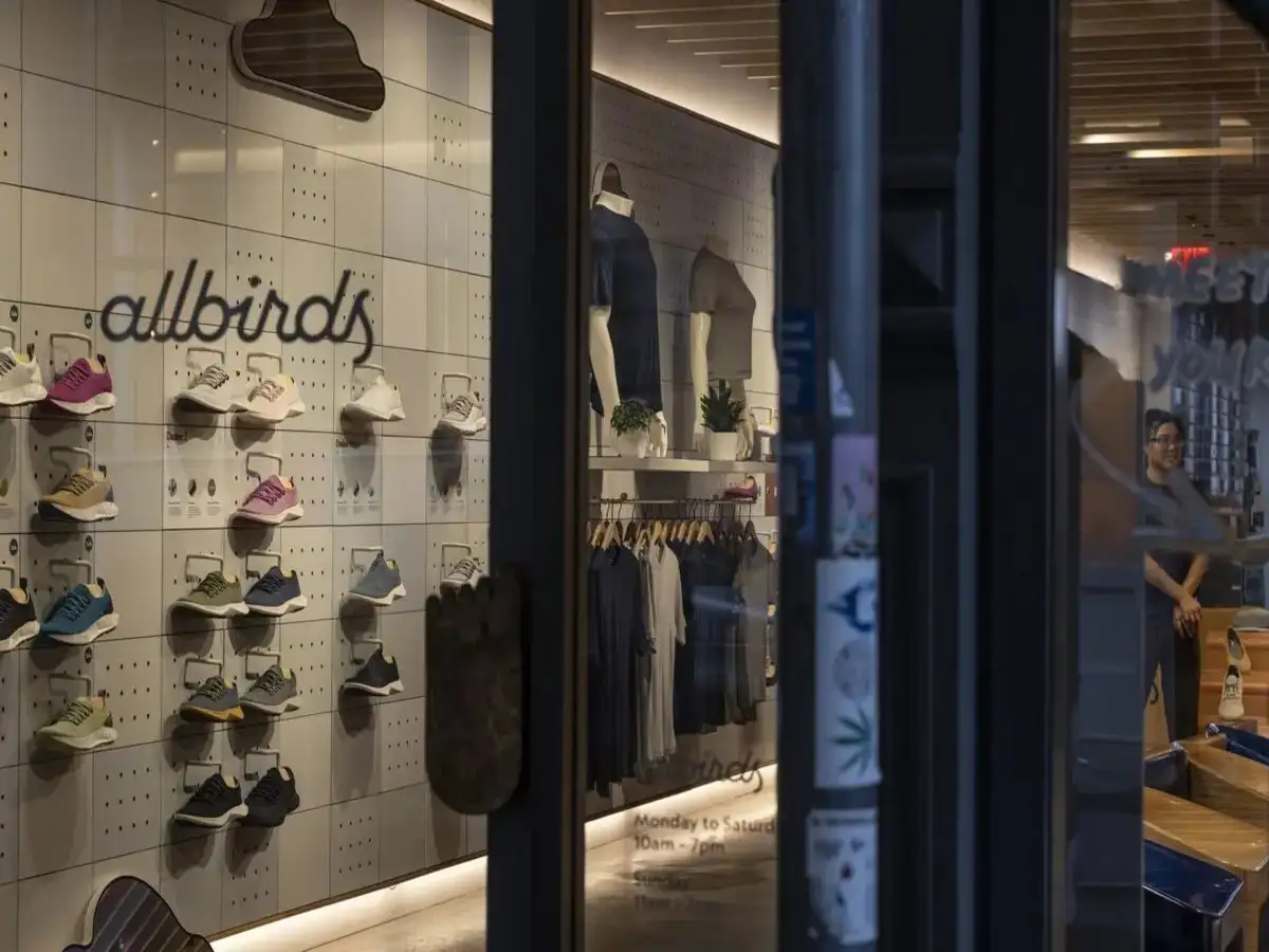 Ayakkabı üreticisi yapay zeka sektörüne geçiyor