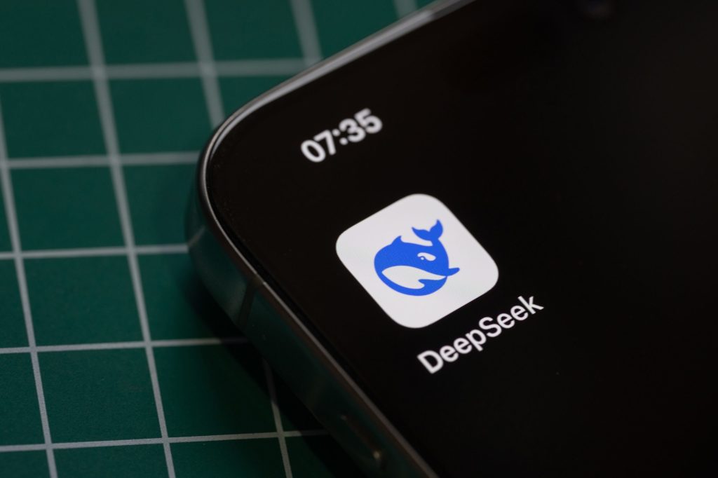 DeepSeek V4 modeli Huawei çiplerinde çalışacak