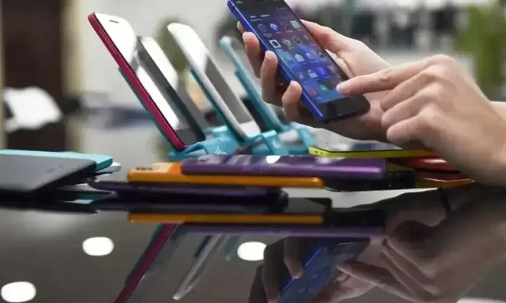 Hindistan akıllı telefon sevkiyatları sert düşüş yaşadı