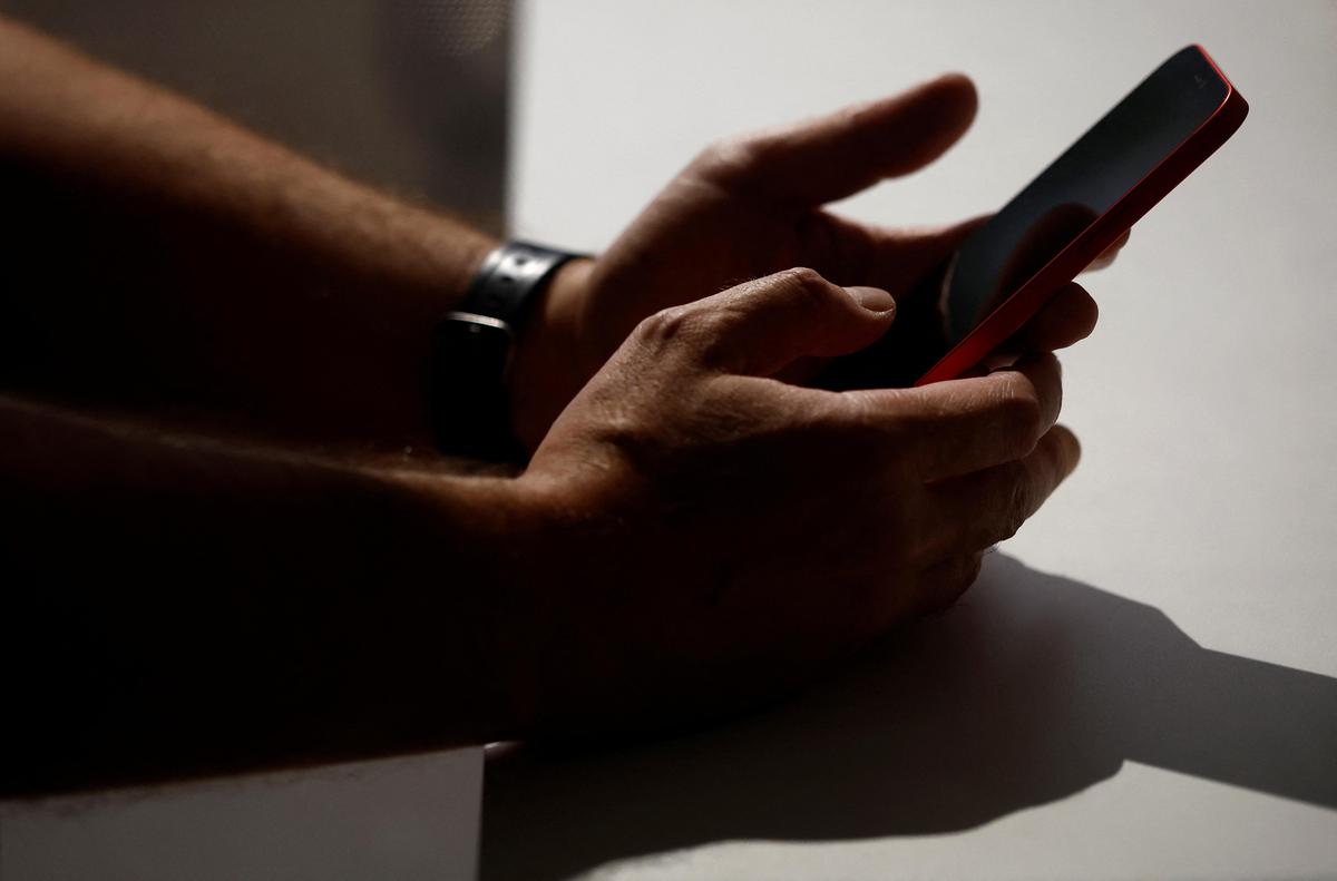 Hindistan ulusal kimlik uygulaması zorunluluğundan vazgeçiyor