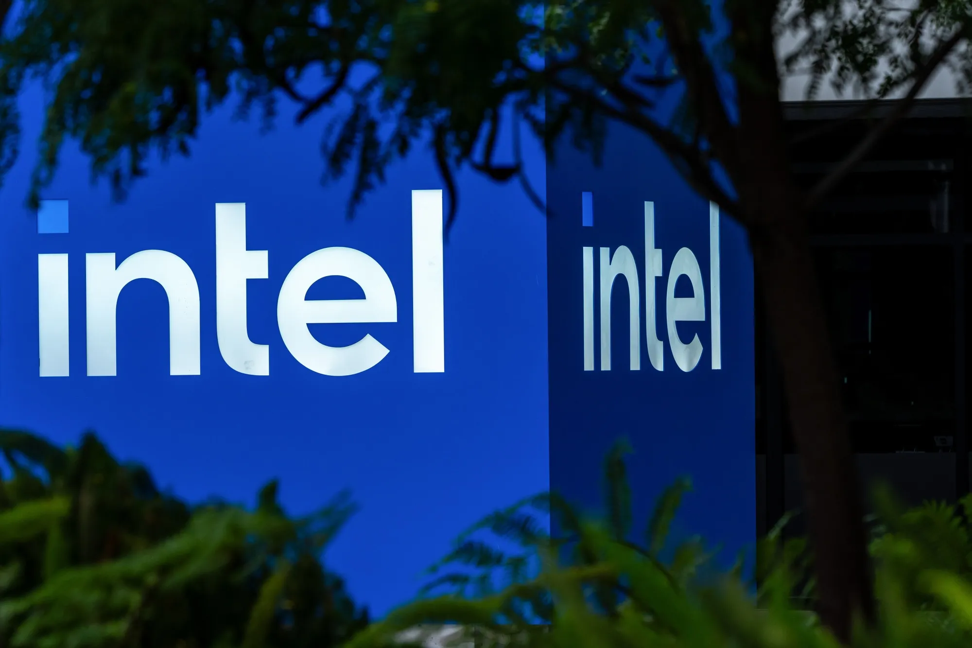 Intel insansı robotlar için yeni bir projeye katıldı