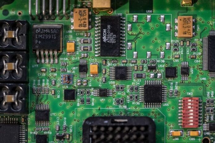 İran savaşı devre kartı