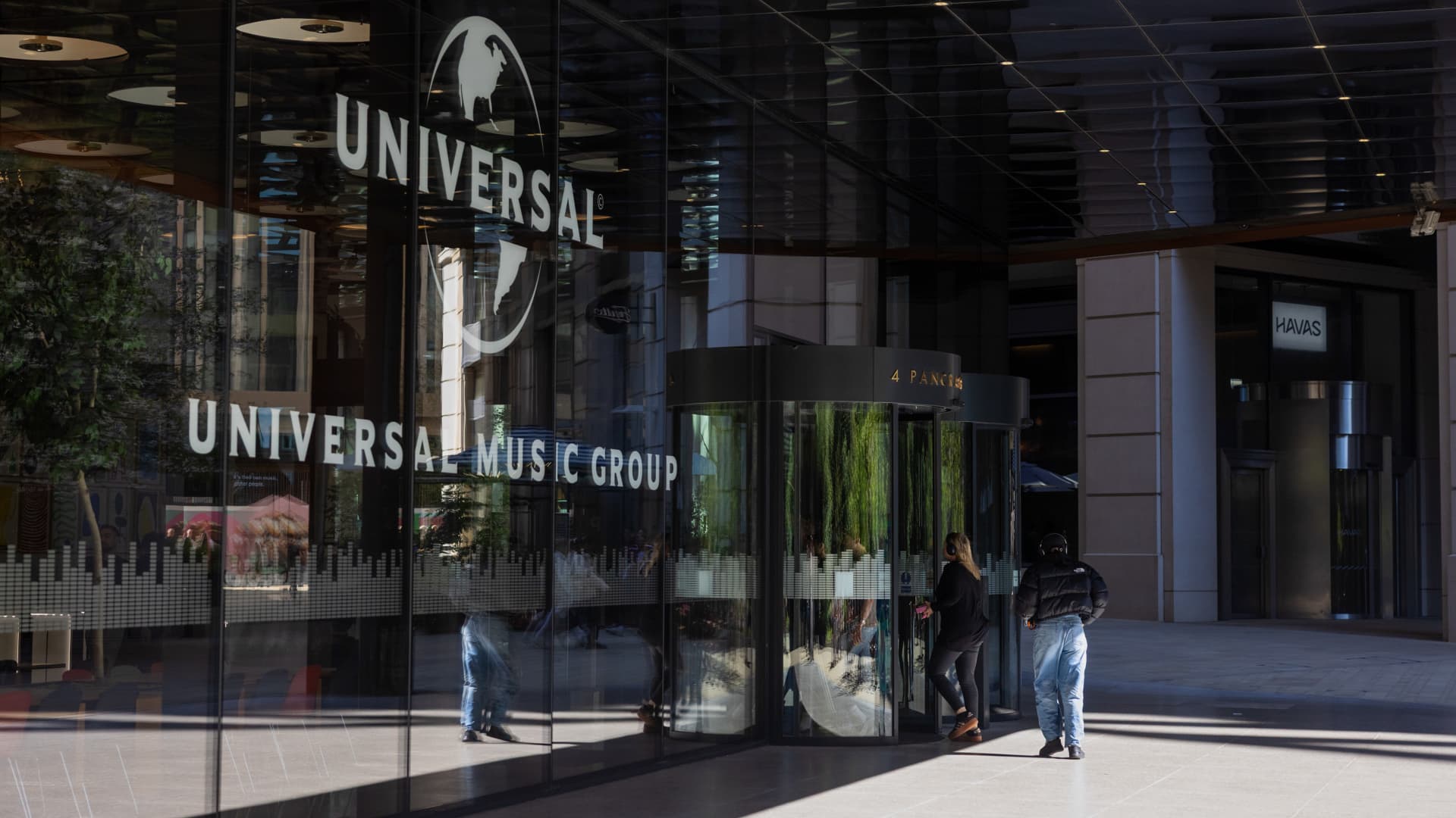 Pershing Square şirketi Universal Music Group ile birleşmeye hazırlanıyor