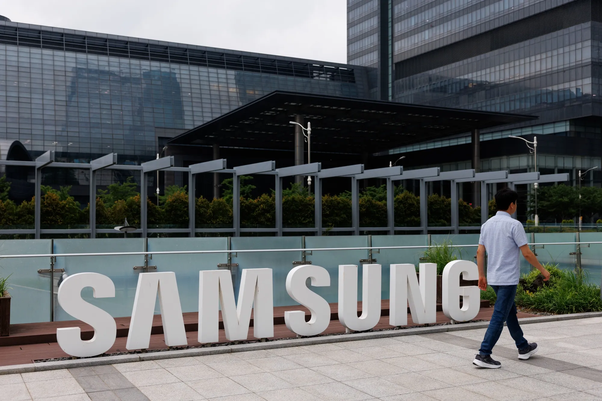 Samsung tedarik sorunu için 2027’ye işaret etti