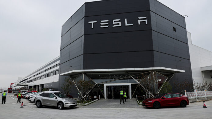 Tesla yatırımcı güveni