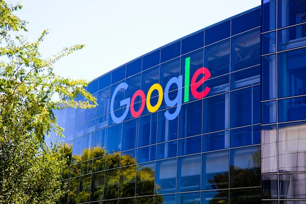 Alphabet dünyanın en değerli şirketi olmaya çok yakın