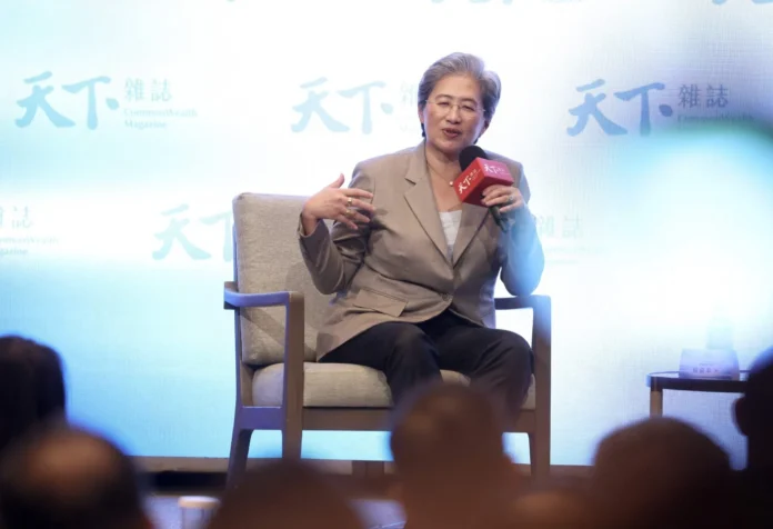 Lisa Su ve Huang