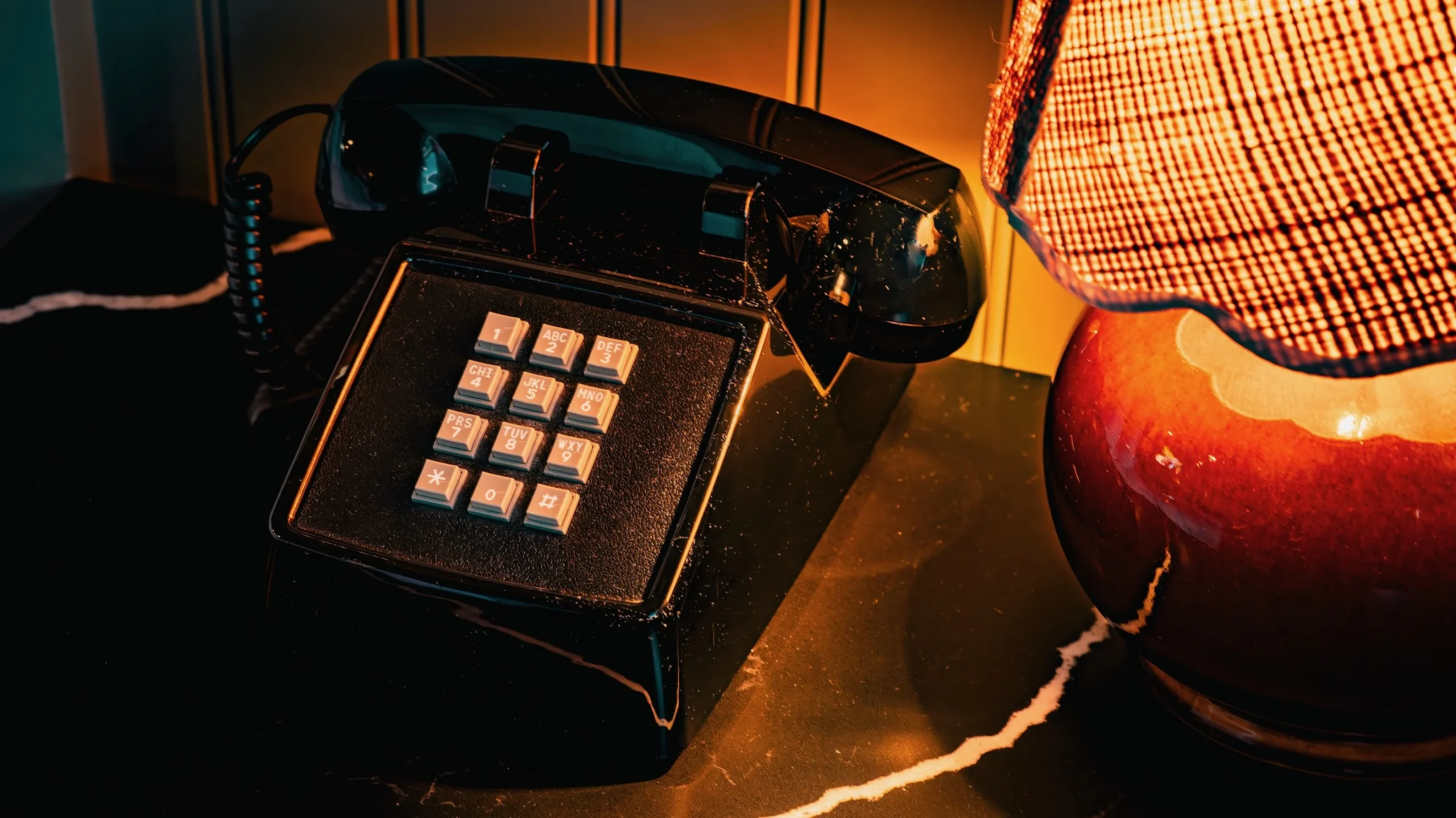 AT&T temel telefon hizmeti nedeniyle değerlendirmeye alındı