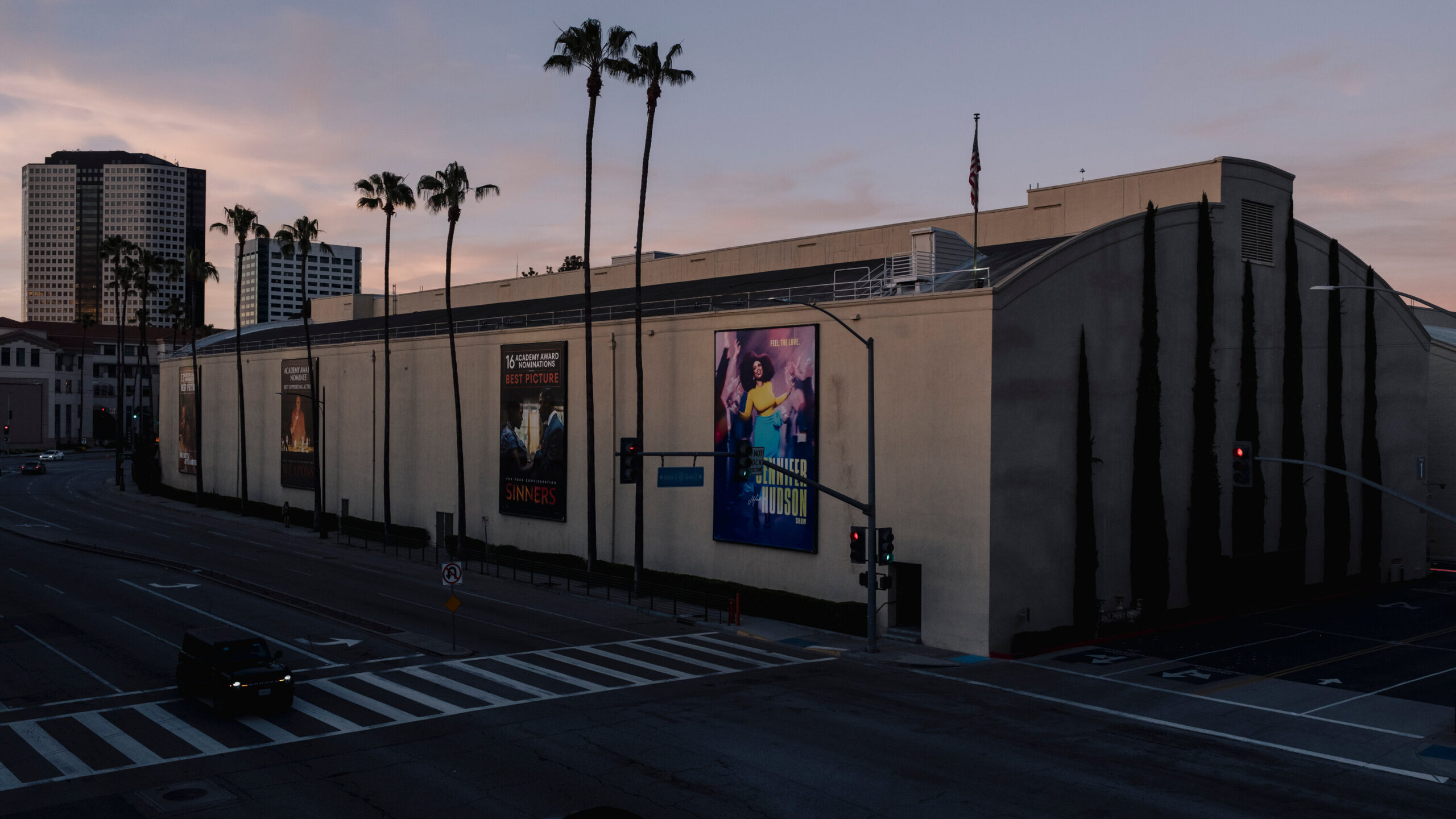Kaliforniya Paramount anlaşması için karar aşamasında