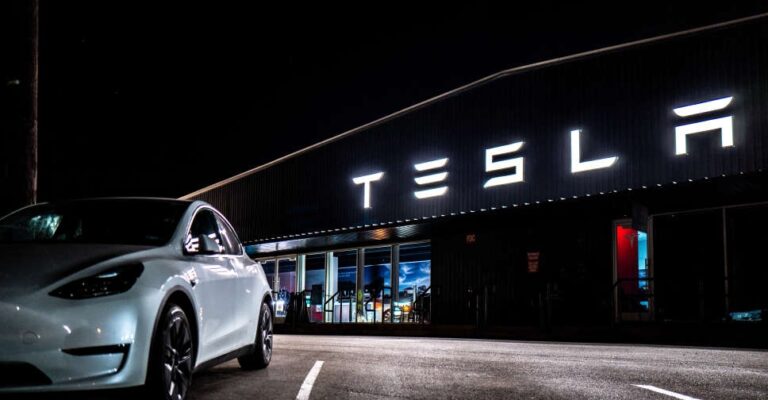 Tesla kazası