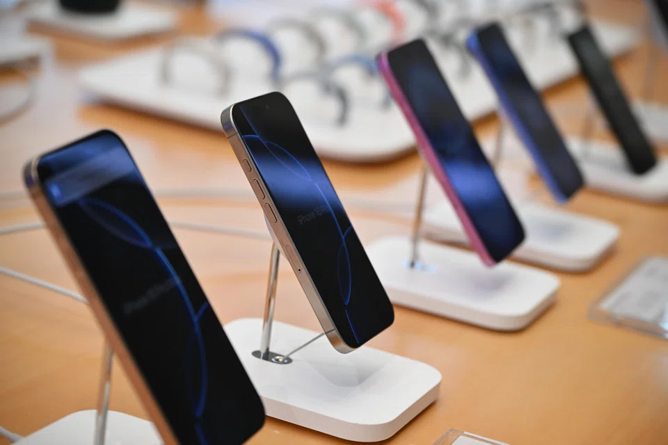 Çin’de telefon satışları sert düşüş gösterdi