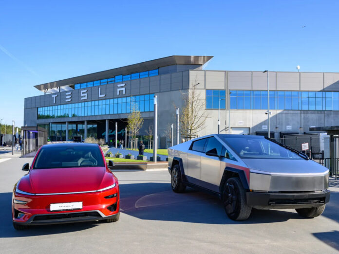 Fransa Tesla FSD