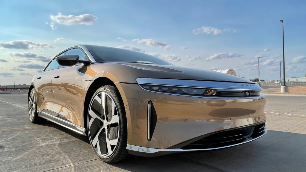 Rivian elektrikli araç satış tahminlerini yükseltti