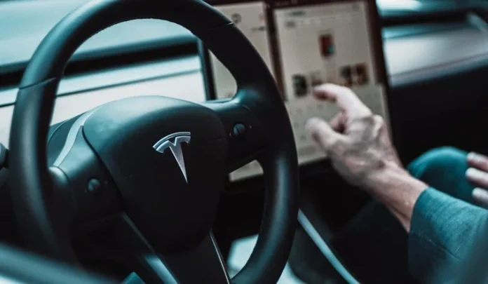 Tesla robotaksi hizmeti