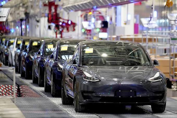 Tesla araç çağırma